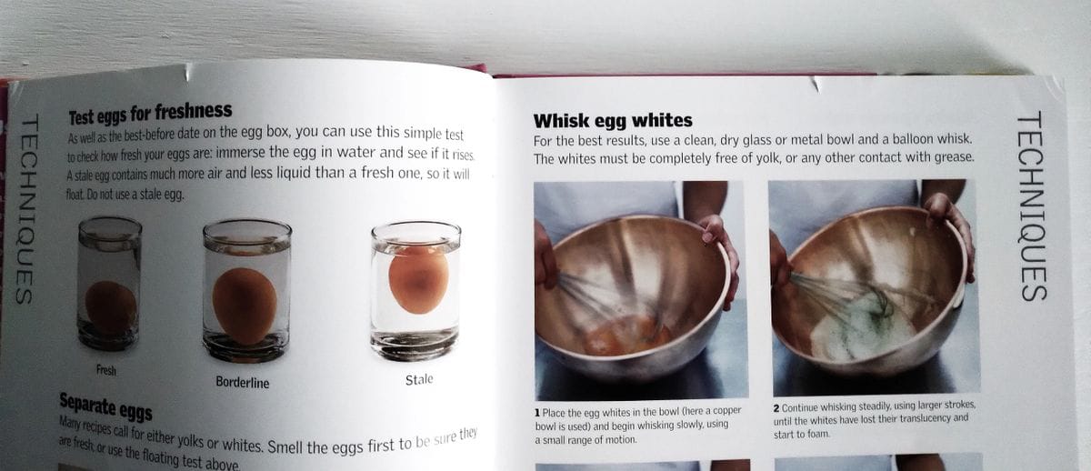 Everyday Easy: Cakes and Cupcakes by Dorling Kindersley